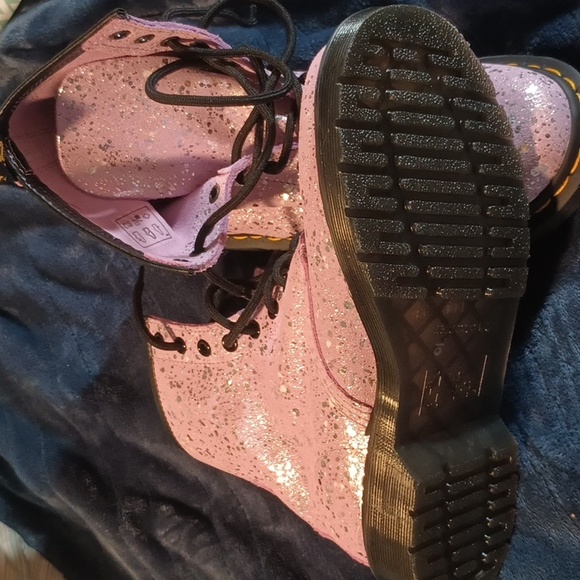 Doc Martens Air Wait /w Bouncing soles - Picture 2 of 3